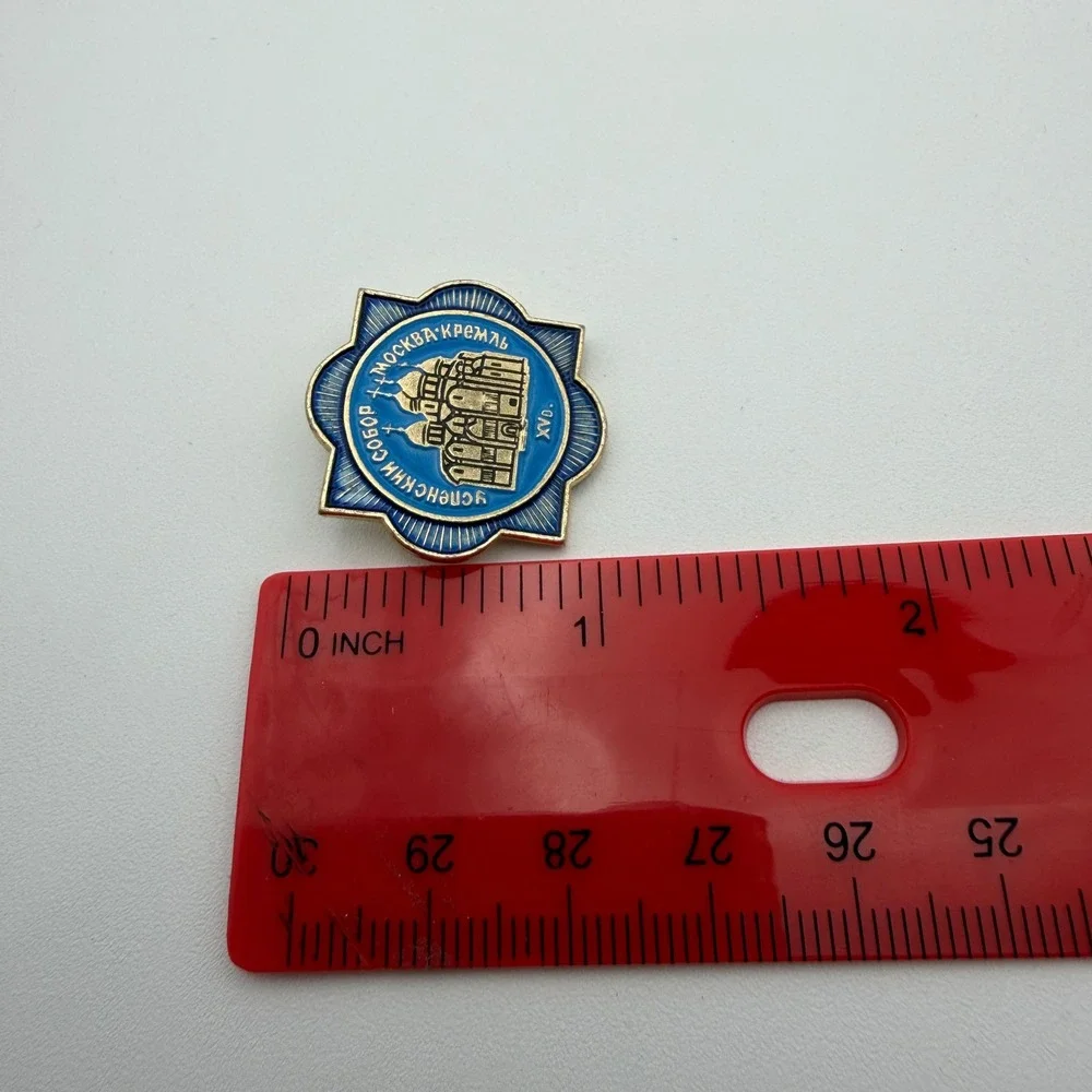Vintage‎ USSR Moscow Kremlin Dormition Cathedral Pin Blue Gold Enamel